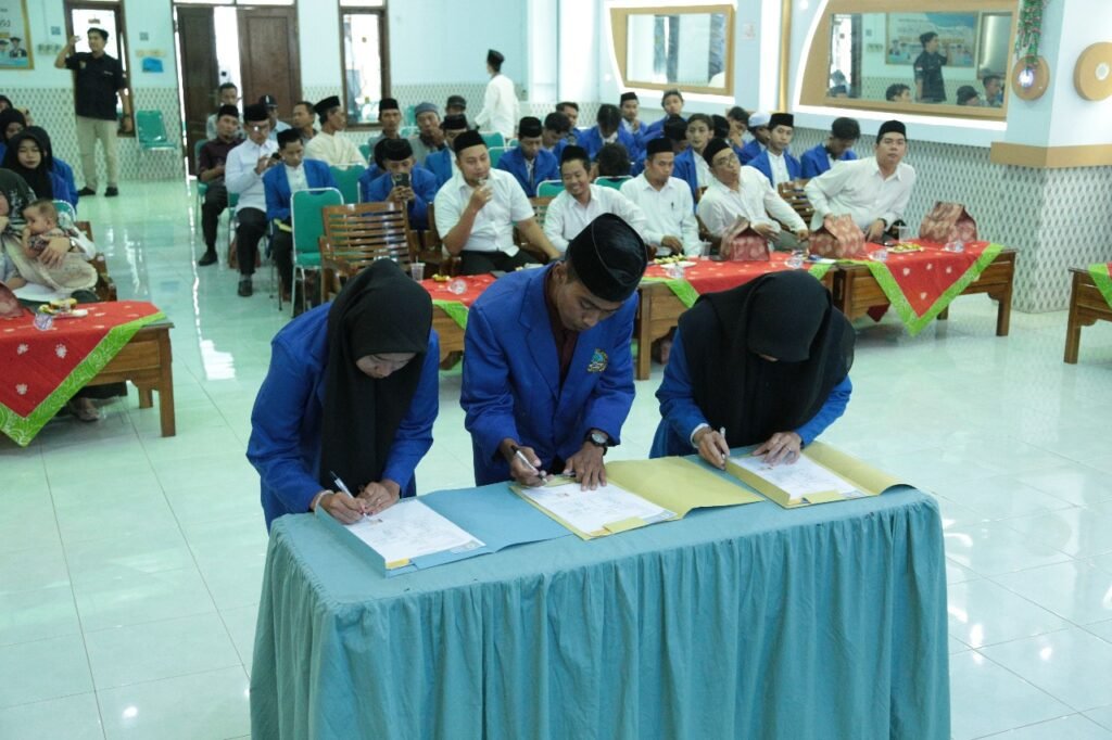 UNZAH Genggong Probolinggo, Kampus Islam, Kampus Islam Probolinggo, Kampus Islam Jawa Timur, Kampus Swasta, Kampus Swasta Probolinggo, Kampus Swasta Jawa Timur, Kampus Probolinggo, Kampus Jawa Timur, Perguruan Tinggi Probolinggo, Perguruan Tinggi Jawa Timur, Universitas Probolinggo, Universitas Jawa Timur