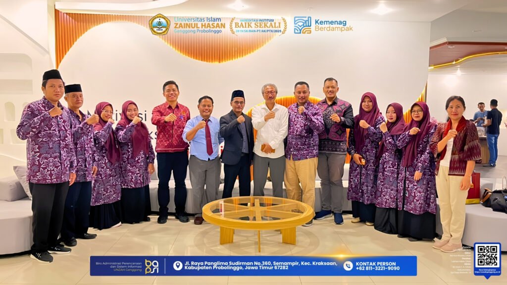 Foto bersama jajaran pimpinan, dosen, dan mahasiswa UNZAH Genggong dan IAHN Mpu Kuturan Bali.